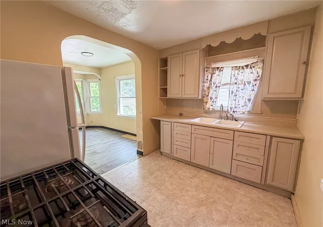 2nd image of 145 S Lakeview Ave, Youngstown, OH 44509 | MLS# 5212060