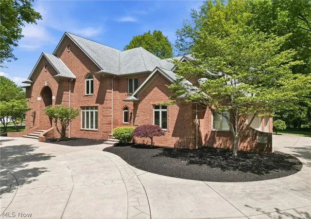 3rd image of 822 Park Harbour Dr, Youngstown, OH 44512 | MLS# 5210555
