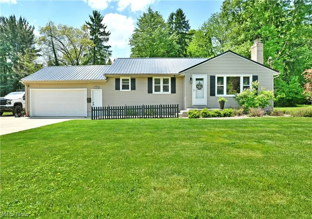 1st image of 18 Orchard Dr, Poland, OH 44514 | MLS# 5212240