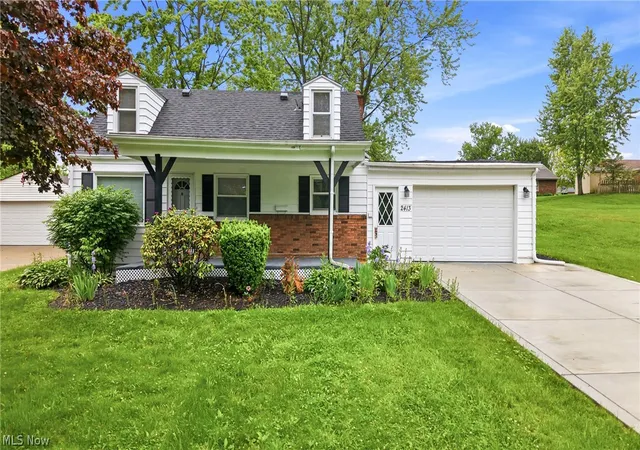 Photo 2 of Single family home for sale at 2413 W Manor Ave, Youngstown, OH 44514 | MLS# 5212797 | Listing updated on 2026-08-26