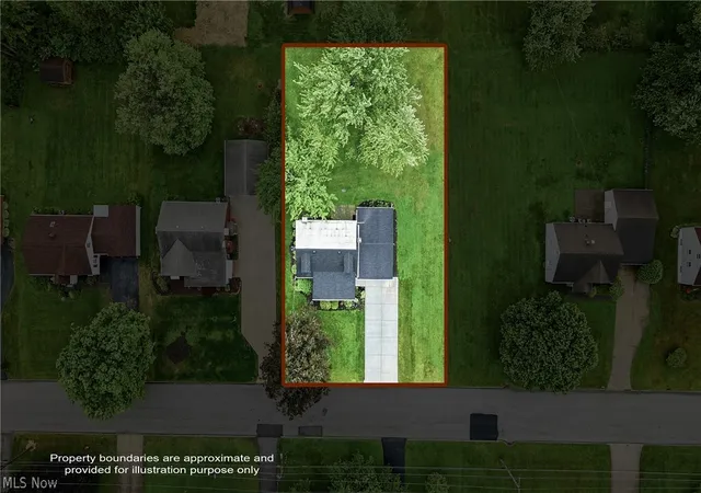 Photo 4 of Single family home for sale at 2413 W Manor Ave, Youngstown, OH 44514 | MLS# 5212797 | Listing updated on 2026-08-26