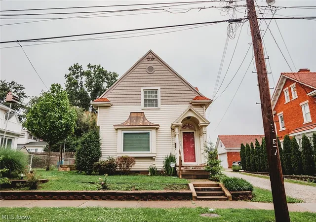 Homes for sale in Parkersburg, WV | 1605 Liberty St, Parkersburg, WV 26101 | MLS# 5212801