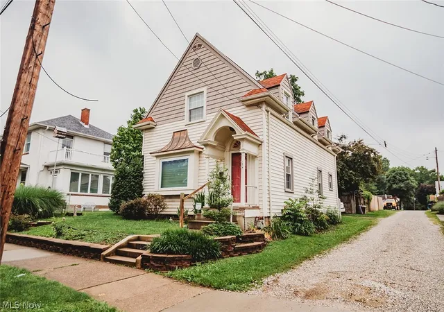 Homes for sale in Parkersburg, WV | 1605 Liberty St, Parkersburg, WV 26101 | MLS# 5212801