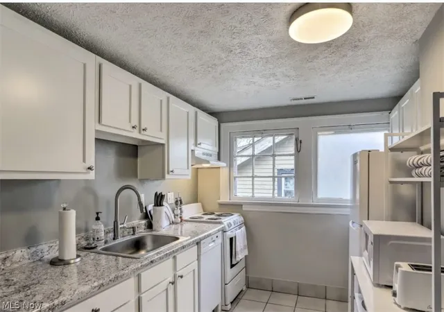 3rd image of 1623 Hillcrest Rd, Cleveland Heights, OH 44118 | MLS# 5211461
