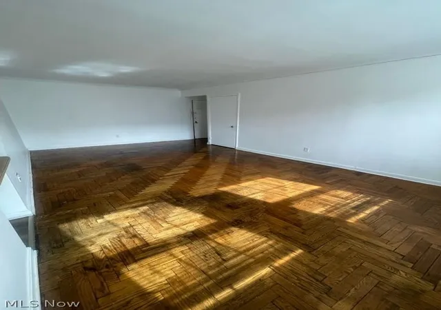 5th image of 15820 Van Aken #303, Cleveland, OH 44120 | MLS# 5211871