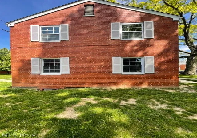 Photo 3 of Condo for sale at 490 Kenwood Dr #J, Euclid, OH 44123 | MLS# 5211852 | Listing updated on 2026-08-04