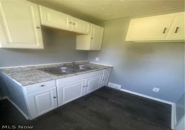 Photo 3 of Condo for sale at 490 Kenwood Dr #J, Euclid, OH 44123 | MLS# 5211852 | Listing updated on 2026-08-04