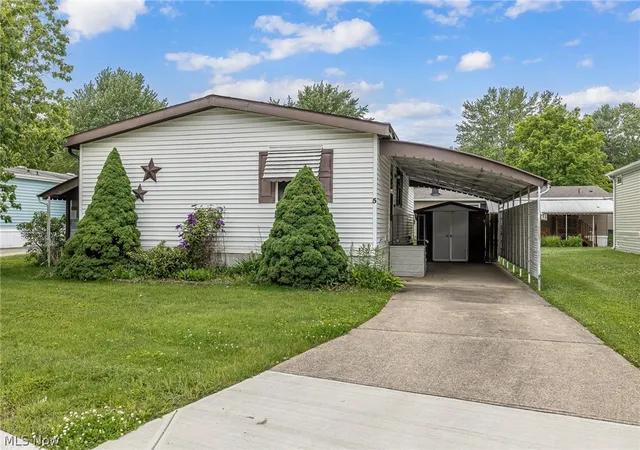 Photo 1 of Single family home for sale at 5 Michael Dr, Olmsted Twp, OH 44138 | MLS# 5211026 | Listing updated on 2026-09-27
