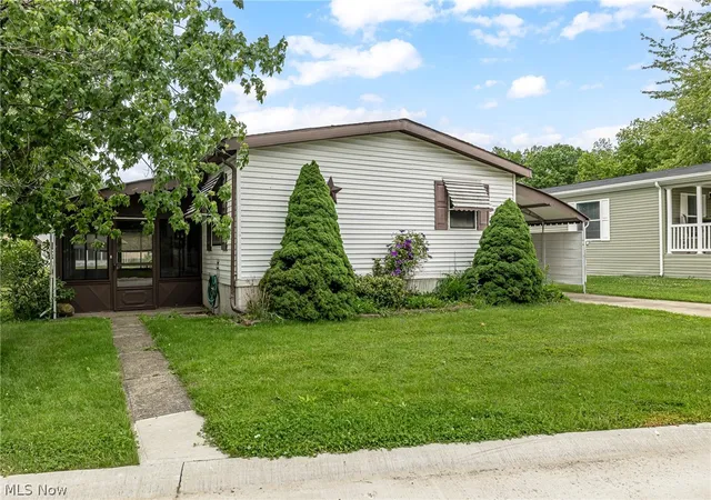 Photo 2 of Single family home for sale at 5 Michael Dr, Olmsted Twp, OH 44138 | MLS# 5211026 | Listing updated on 2026-09-27