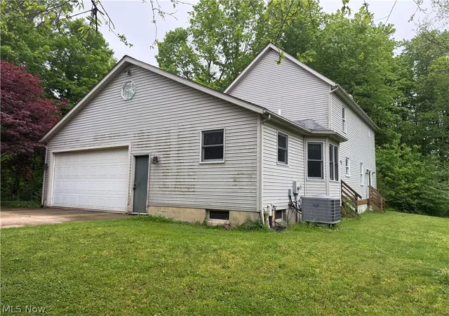 Homes for sale in Mantua, OH | 11165 Peck Rd, Mantua, OH 44255 | MLS# 5212882
