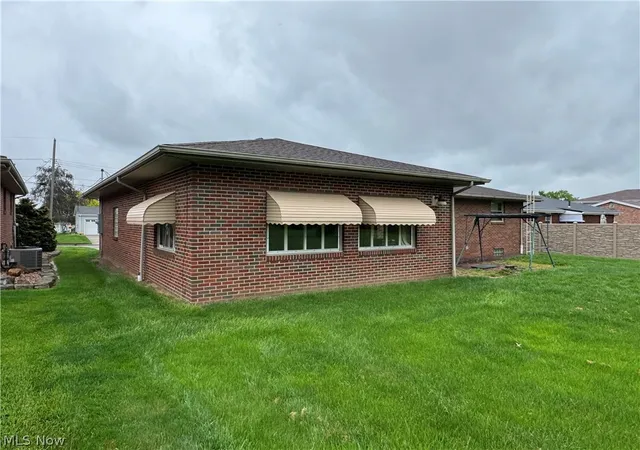 11th image of 592 W Omar St, Struthers, OH 44471 | MLS# 5212886