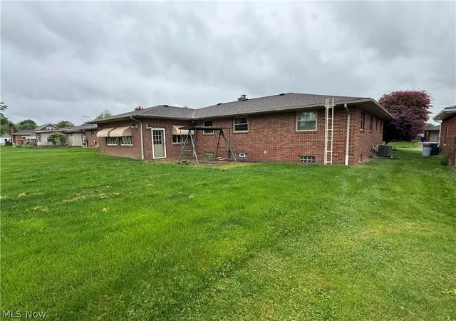 5th image of 592 W Omar St, Struthers, OH 44471 | MLS# 5212886