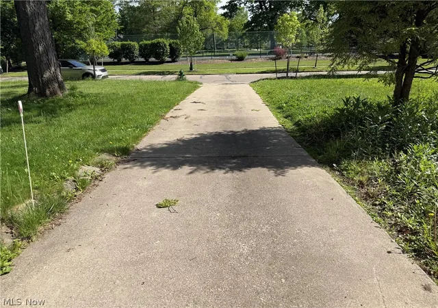 Homes for sale in Shaker Heights, OH | 20029 Sussex Rd, Shaker Heights, OH 44122 | MLS# 5212894