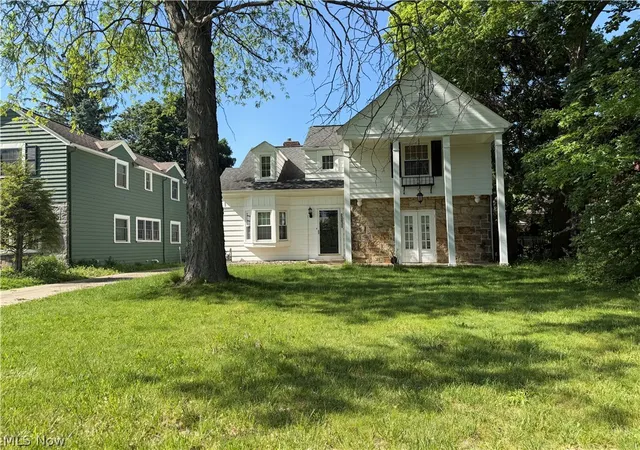 Homes for sale in Shaker Heights, OH | 20029 Sussex Rd, Shaker Heights, OH 44122 | MLS# 5212894
