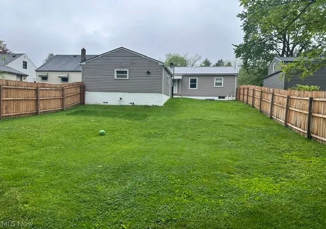 2nd image of 438 10th St, Struthers, OH 44471 | MLS# 5212909