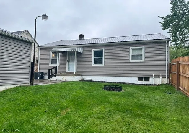 Photo 3 of Sale Pending at 438 10th Street, Struthers, OH 44471 | MLS# 5212909 | Listing updated on 2026-07-12