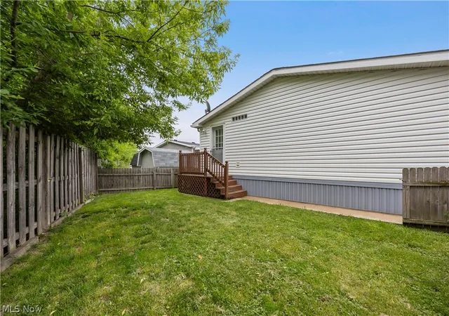 Homes for sale in Elyria, OH | 354 Pin Oak Cir, Elyria, OH 44035 | MLS# 5193045