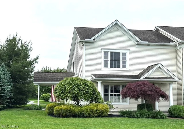 Photo 2 of Condo for sale at 12 Cambridge Glen, Columbiana, OH 44408 | MLS# 5212653 | Listing updated on 2026-09-01