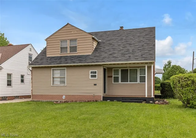 Homes for sale in South Euclid, OH | 1959 Warrensville Center Rd, South Euclid, OH 44121 | MLS# 5212949