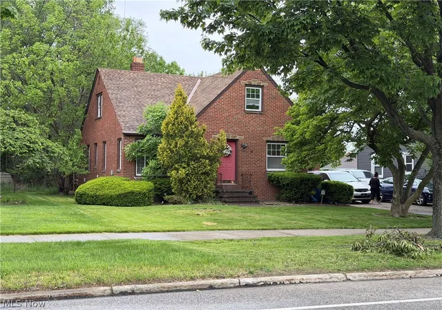 Photo 1 of Single family home for sale at 5916 Pearl Rd, Cleveland, OH 44130 | MLS# 5212964 | Listing updated on 2026-08-20