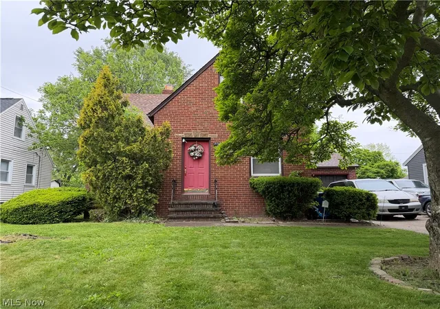 Photo 2 of Single family home for sale at 5916 Pearl Rd, Cleveland, OH 44130 | MLS# 5212964 | Listing updated on 2026-08-20