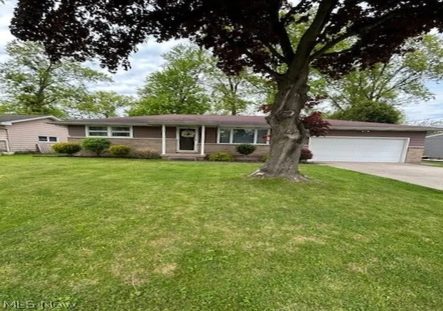 1st image of 1566 Arthur Dr Nw, Warren, OH 44485 | MLS# 5213058