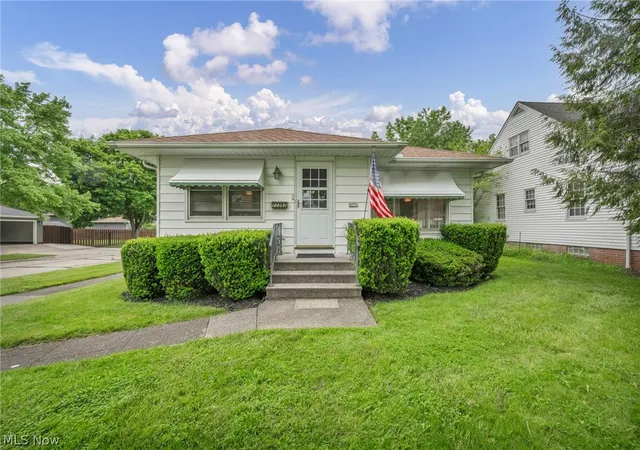 Homes for sale in Parma Heights, OH | 11362 Blossom Ave, Parma Heights, OH 44130 | MLS# 5197261