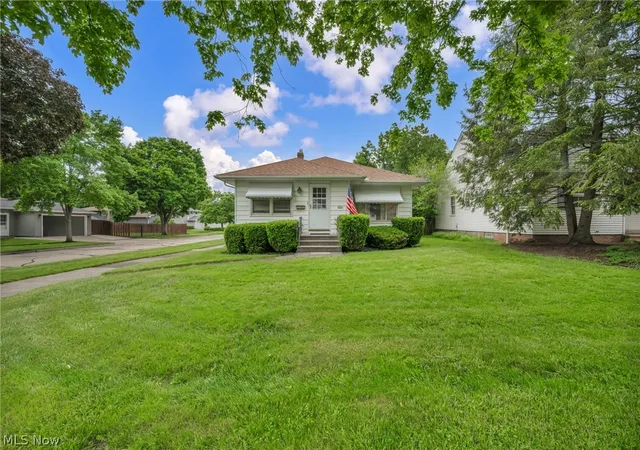 Homes for sale in Parma Heights, OH | 11362 Blossom Ave, Parma Heights, OH 44130 | MLS# 5197261