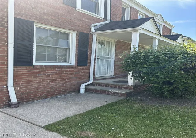 Homes for sale in Shaker Heights, OH | 3381 Colwyn Rd, Shaker Heights, OH 44120 | MLS# 5213093