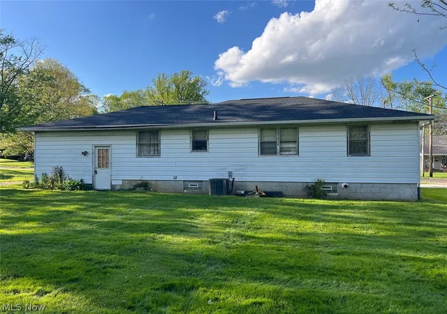 3rd image of 231 Tolbert St, Wadsworth, OH 44281 | MLS# 5213126