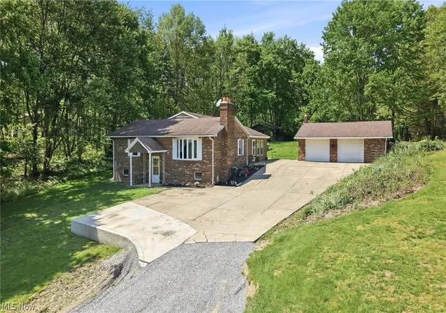 Photo 3 of Single family home for sale at 41534 Alderlick Rd, Wellsville, OH 43968 | MLS# 5212474 | Listing updated on 2026-07-27