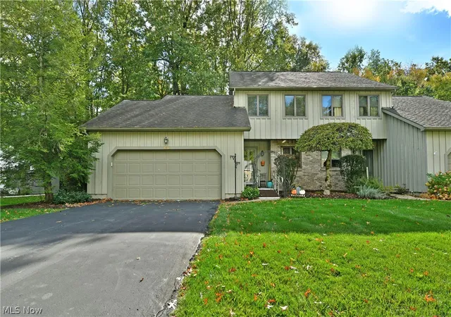1st image of 160 Turquoise Dr, Cortland, OH 44410 | MLS# 5212610