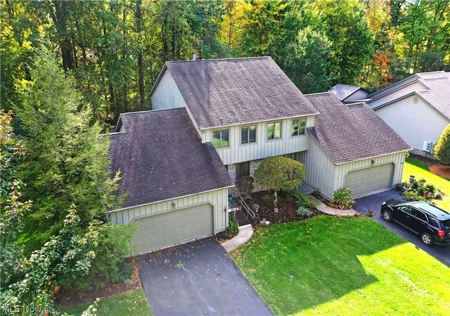 3rd image of 160 Turquoise Dr, Cortland, OH 44410 | MLS# 5212610