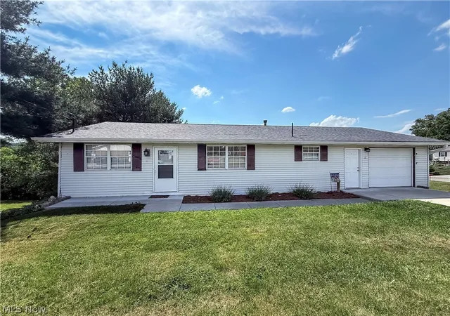 2nd image of 2102 Nash St, Parkersburg, WV 26101 | MLS# 5213127