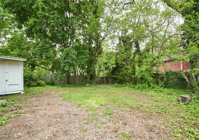 Photo 2 of Single family home for sale at 227 S Balch St, Akron, OH 44302 | MLS# 5212128 | Listing updated on 2026-08-28