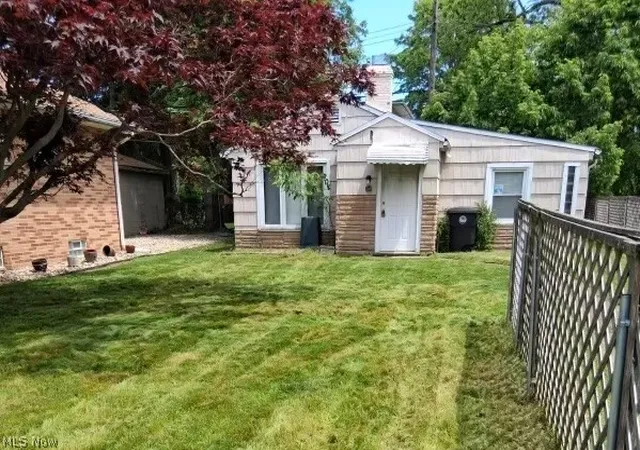 Homes for sale in Cleveland, OH | 17715 Ingleside Rd, Cleveland, OH 44119 | MLS# 5213224