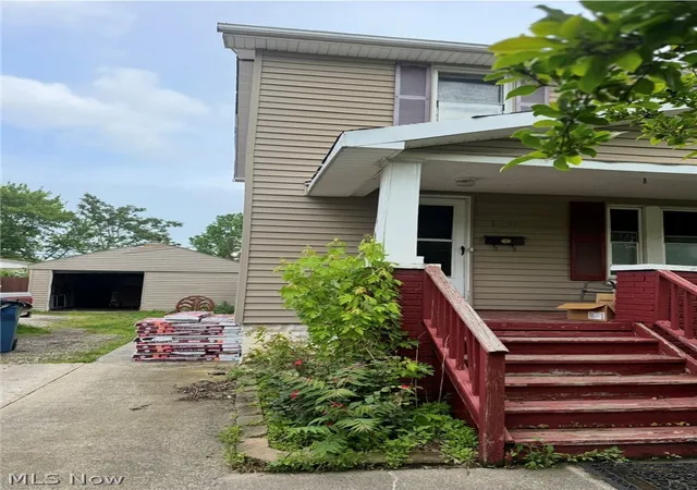 Photo 3 of Single family home for sale at 1651 E 33rd Street, Lorain, OH 44055 | MLS# 5211198 | Listing updated on 2026-10-02