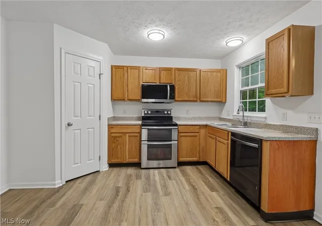 Homes for sale in Ravenna, OH | 3315 Hidden Brook Dr, Ravenna, OH 44266 | MLS# 5213263