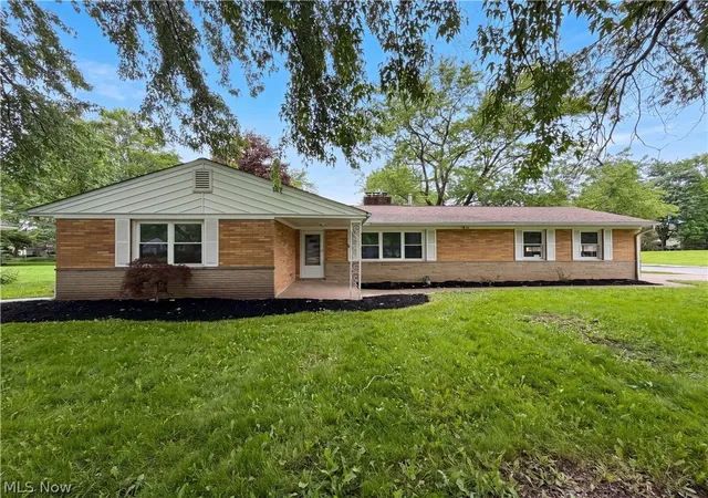 Photo 1 of Single family home for sale at 36700 Lakeland Dr, Avon, OH 44011 | MLS# 5213285 | Listing updated on 2026-07-29