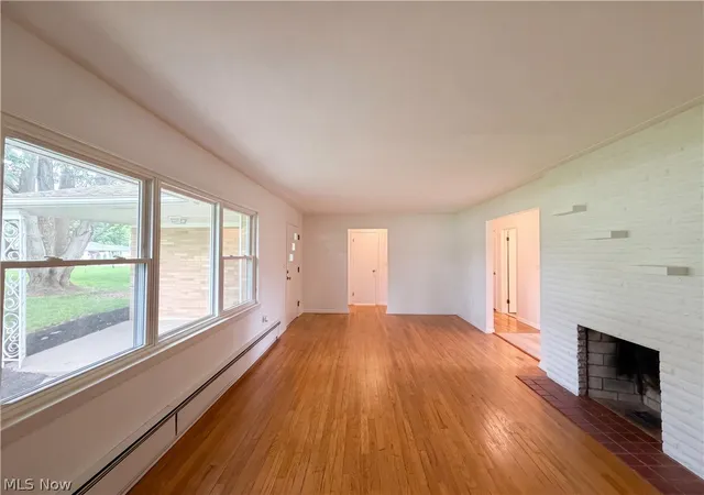 Photo 3 of Single family home for sale at 36700 Lakeland Dr, Avon, OH 44011 | MLS# 5213285 | Listing updated on 2026-07-29