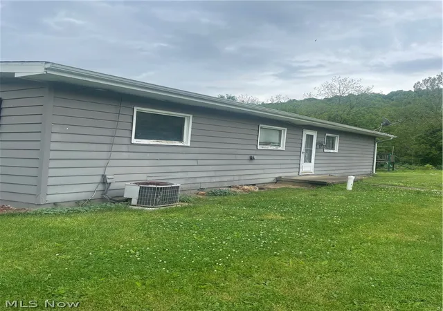 3rd image of 70231 Central Ave, St Clairsville, OH 43905 | MLS# 5213307