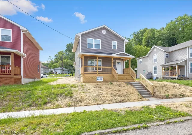 Homes for sale in Zanesville, OH | 422 Abington Ave, Zanesville, OH 43701 | MLS# 5213345