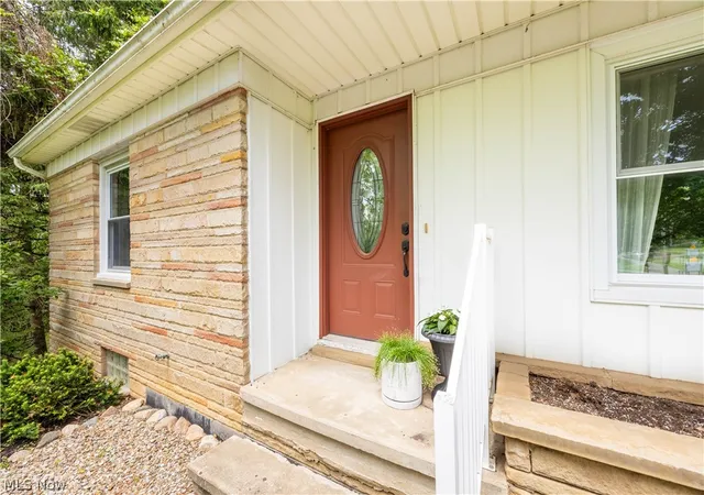 Homes for sale in Millersburg, OH | 32 Lakeview Dr, Millersburg, OH 44654 | MLS# 5213038