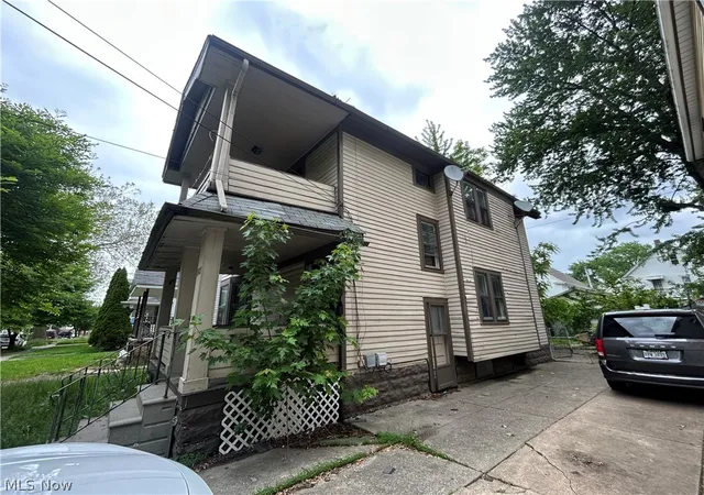 Listing Photo 2 - Condo for sale in building located at 3885 W 20th St, Cleveland, OH 44109 - Unit #