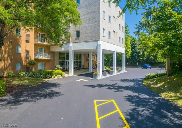 Homes for sale in North Olmsted, OH | 3675 Clague Rd #306, North Olmsted, OH 44070 | MLS# 5212512