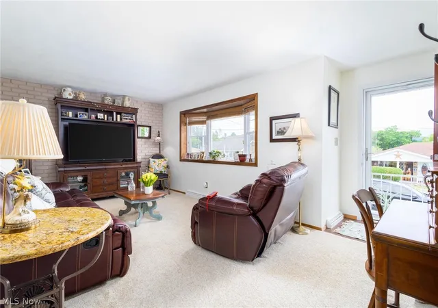 Homes for sale in Weirton, WV | 256 Fernwood Ave, Weirton, WV 26062 | MLS# 5213572