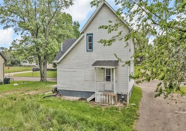 Homes for sale in Alliance, OH | 452 E Summit St, Alliance, OH 44601 | MLS# 5213638