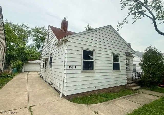 Photo 2 of Sale Pending at 15811 Maplewood Ave, Maple Heights, OH 44137 | MLS# 5213629 | Listing updated on 2026-07-18