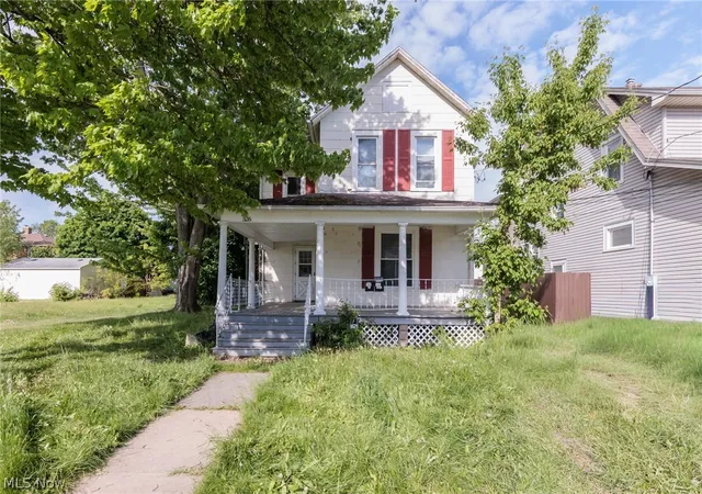 1st image of 526 528 Hamilton Ave, Lorain, OH 44052 | MLS# 5211581