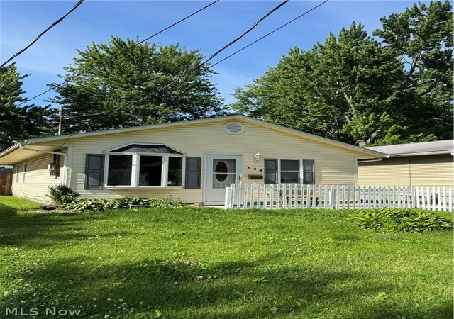 Homes for sale in Elyria, OH | 544 Purdue Ave, Elyria, OH 44035 | MLS# 5213419